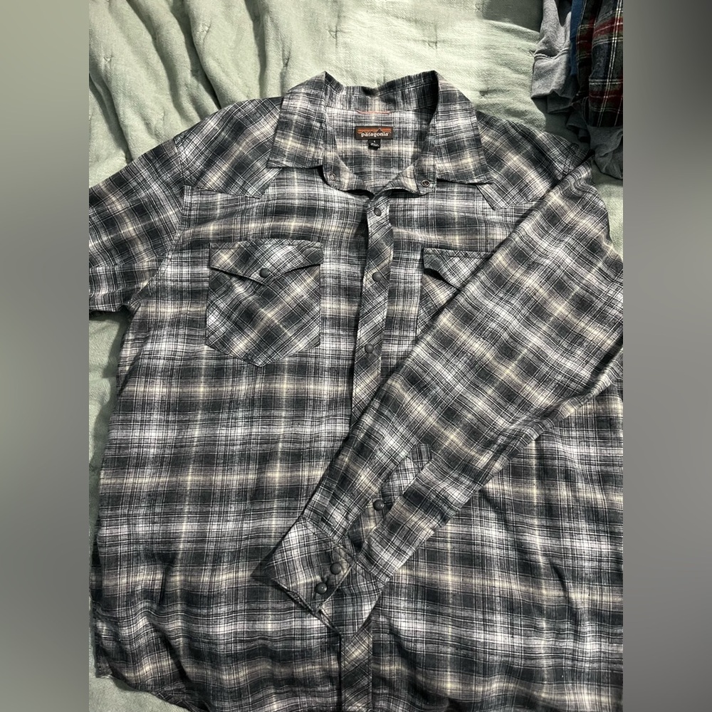 PATAGONIA MENS LARGE FLANNEL